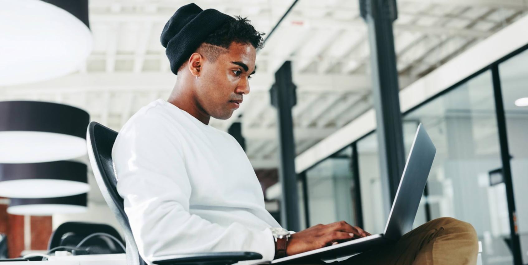 Interactive financial communication training session in progress